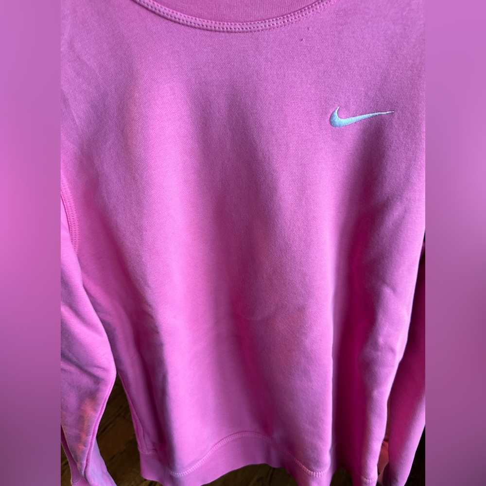 men's pink nike crew neck